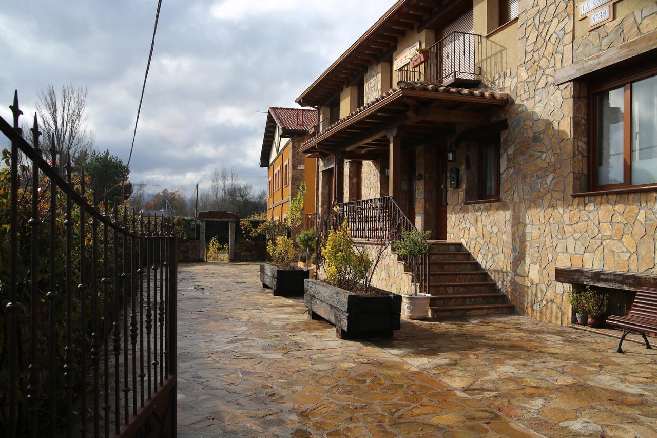Apartamentos Rurales "La Cabana" Rascafría Kültér fotó